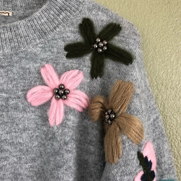 30% Wool Embroidered Floral Sweater - Picture 5 of 7